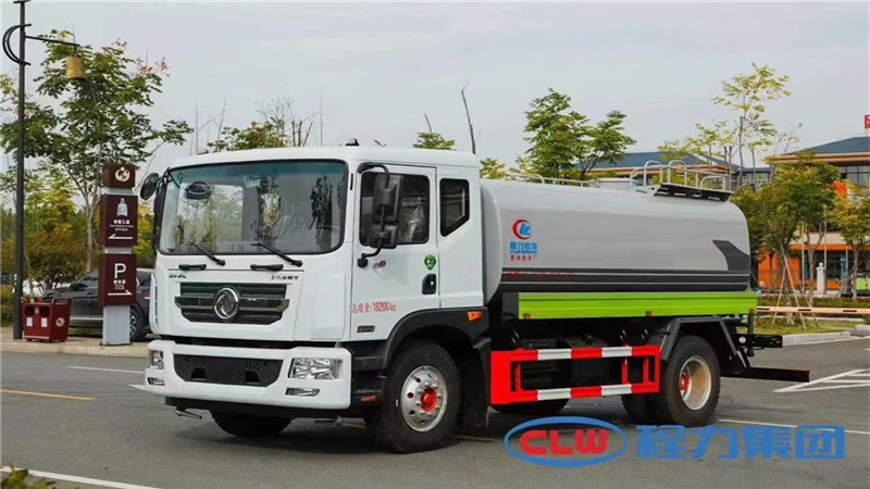 上海東風10噸灑水車目前城區機械化作業率達71%