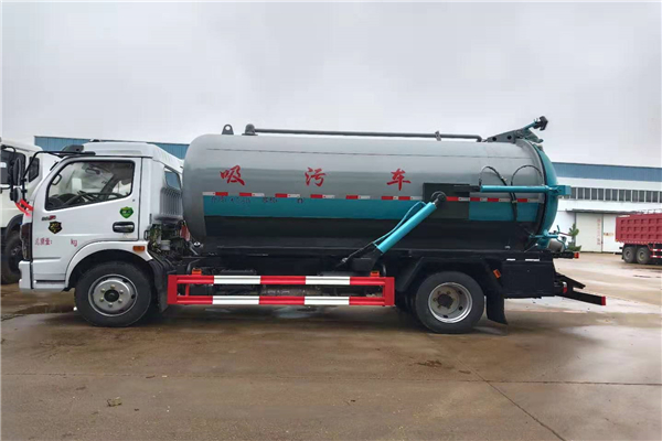 東風凱普特吸污車，容積8.5立方，朝柴170，萬里揚6擋，國六標準