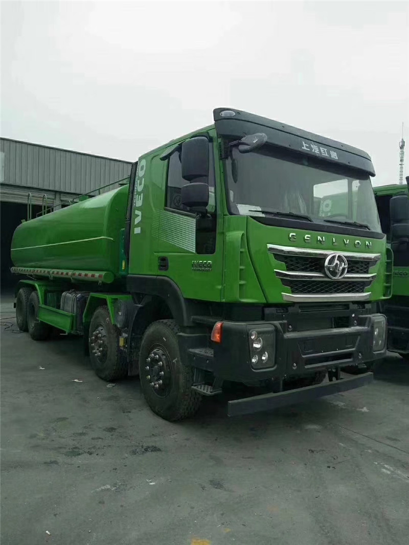 陜汽德龍前四后八國六清洗吸污車罐體一體式結(jié)構(gòu)動力十足