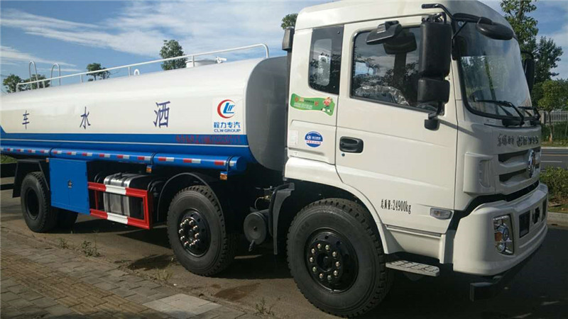 東風D9灑水車綠化及抑塵功能，整車外形經典，動力性強