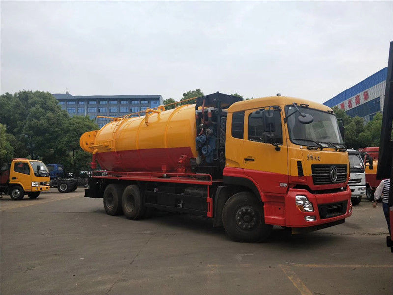 東風國六大多利卡清洗吸污車吸污罐帶舉升，采用6mm優質碳鋼板