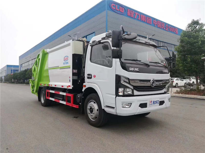 東風天龍壓縮垃圾車壓縮比高、密封性好、裝載量大﹑操作方便