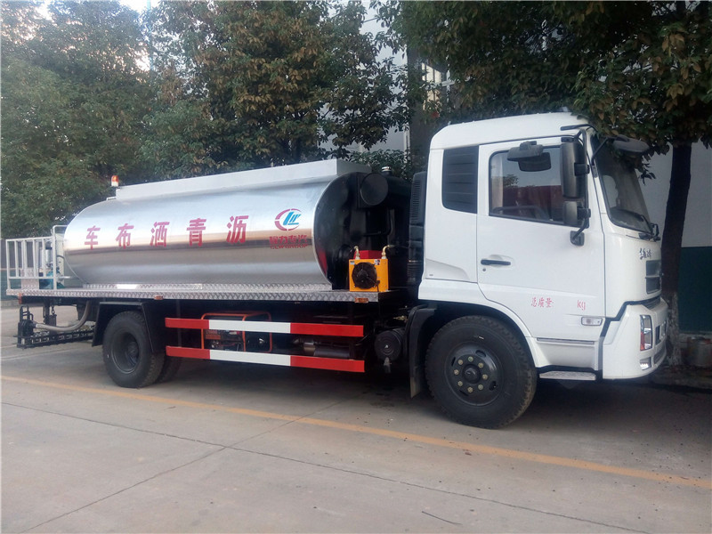 東風D9道路養護車采用武鋼生產的5mm熱扎板制作，動力強勁