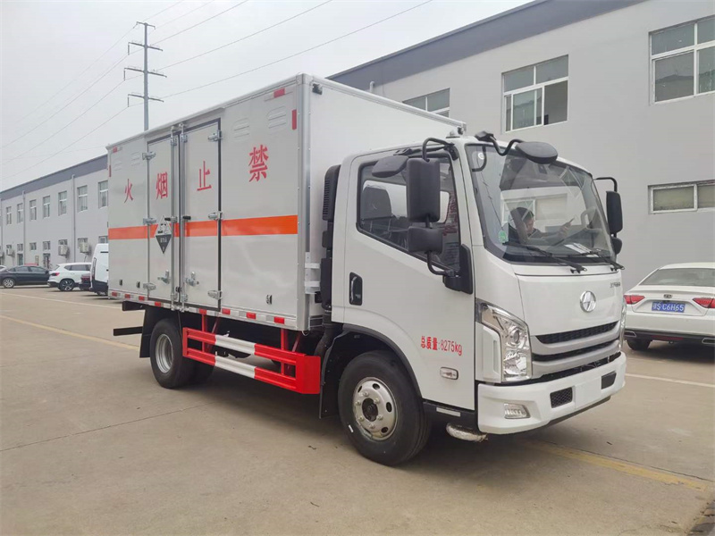 躍進C500超越版8類腐蝕性廂式車