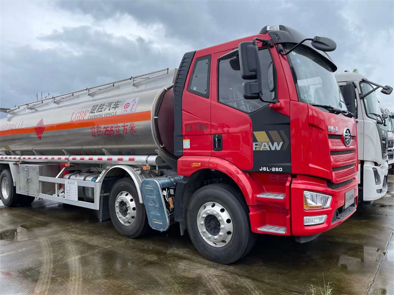 廣東茂名前四后八鋁合金運油車大量現車等您來提！