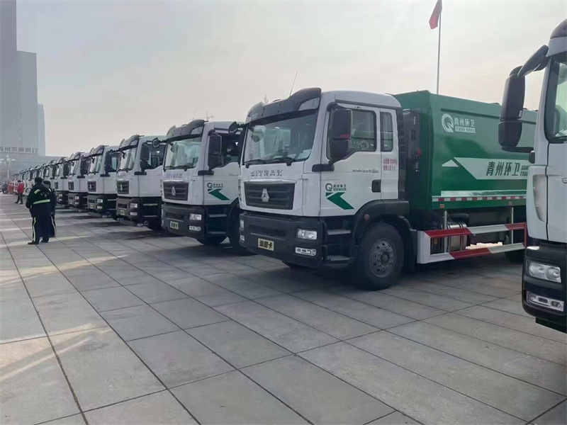 高端汕德卡環衛車裝配青州環衛交車儀式