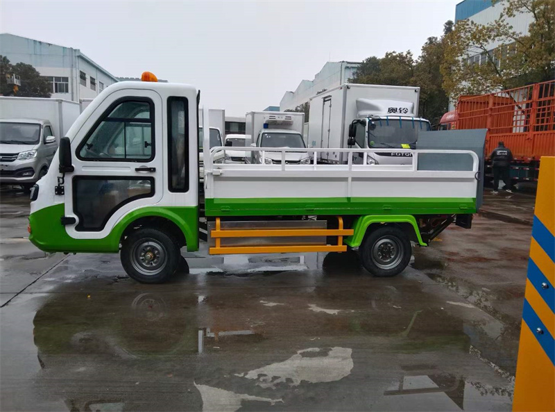 電動四輪8桶清運車