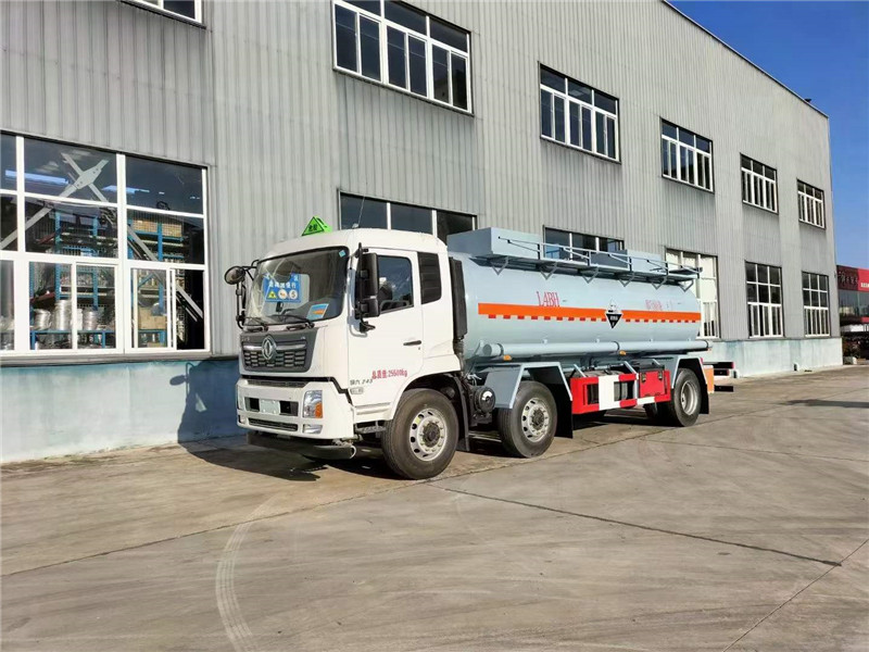 15噸東風天錦小三軸鋼襯塑罐車