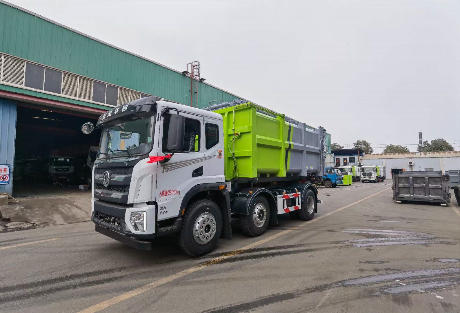 東風淤泥運輸車