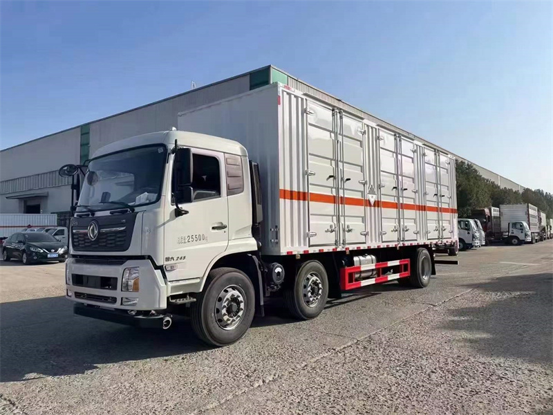 東風(fēng)天錦9米雜項危險物品廂式運輸車