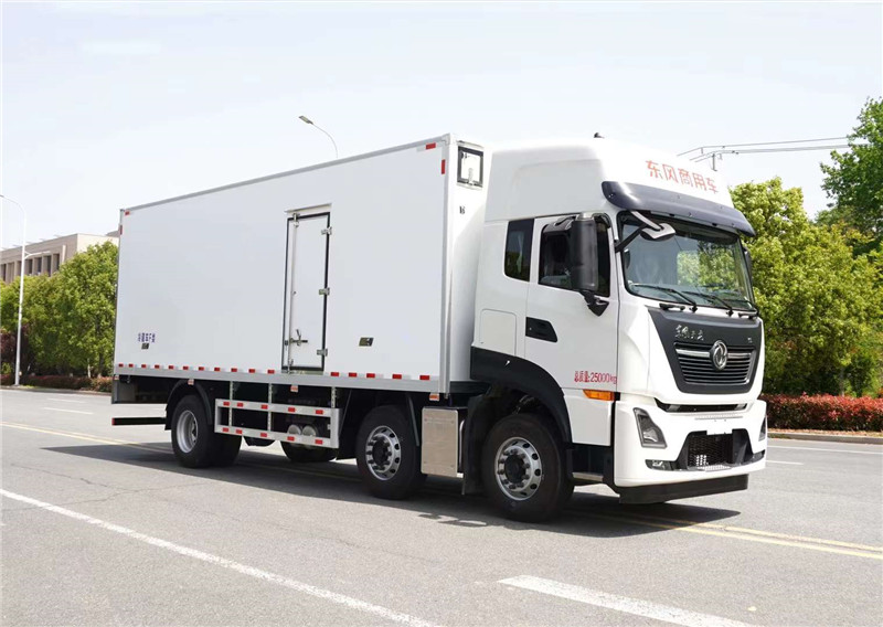 國六東風天龍KL小三軸7.6米冷藏車