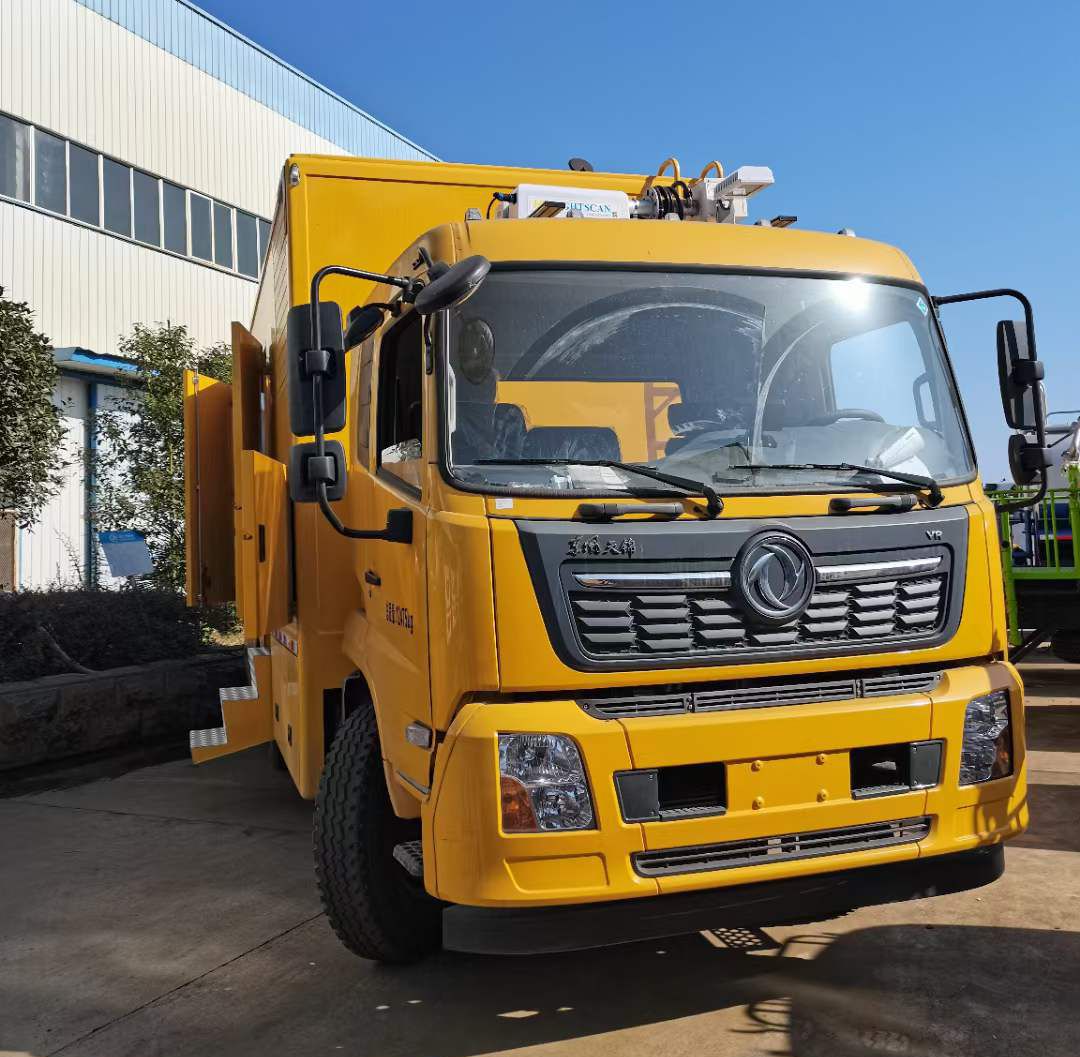 東風天錦移動電源車帶排澇救險